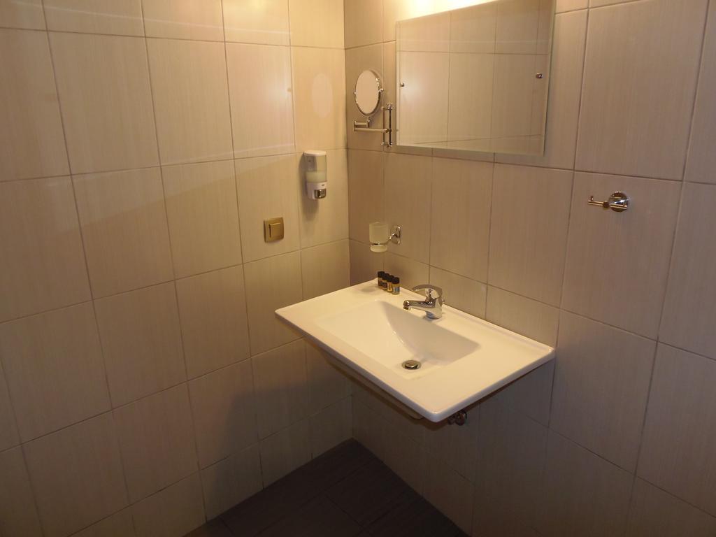 נאפפליו Hera Hotel מראה חיצוני תמונה
