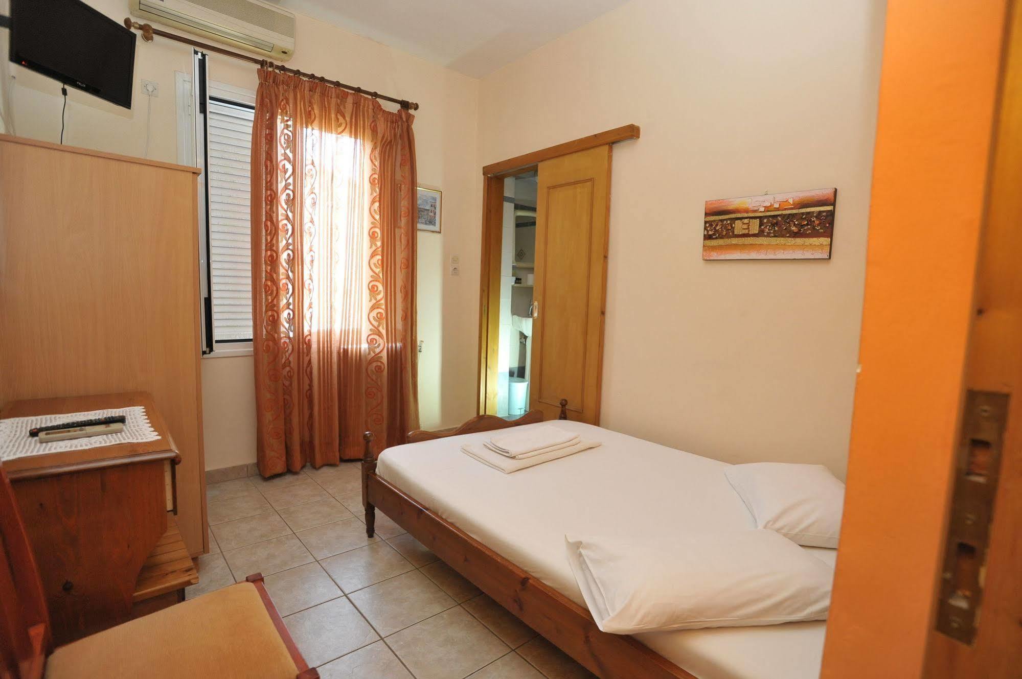 נאפפליו Hera Hotel מראה חיצוני תמונה
